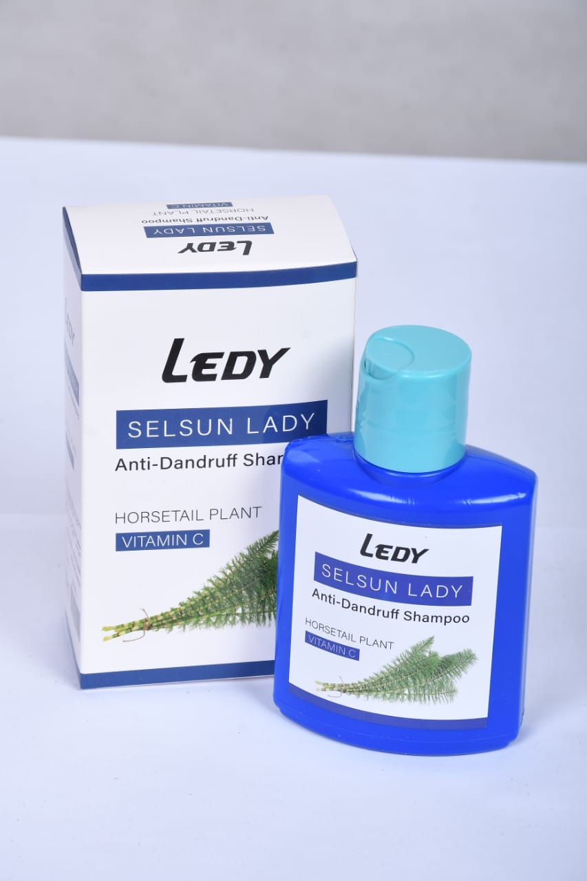مقشر الوجه والنعناع للتنظيف العميق St. Ives Scrub